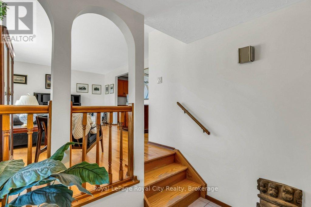 40 Keats Crescent, Guelph, Ontario  N1G 3B2 - Photo 5 - X13068634