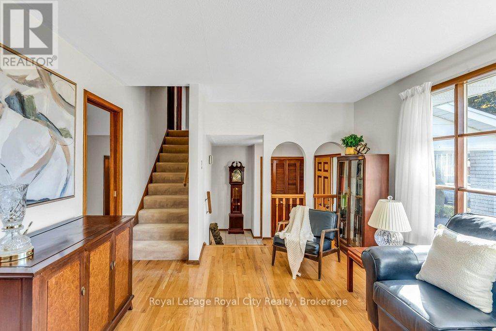 40 Keats Crescent, Guelph, Ontario  N1G 3B2 - Photo 8 - X13068634