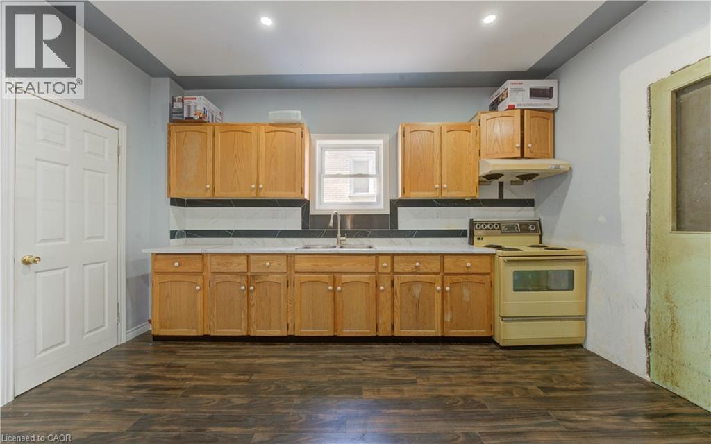 138 Courtland Avenue E, Kitchener, Ontario  N2G 2V1 - Photo 11 - 40825676