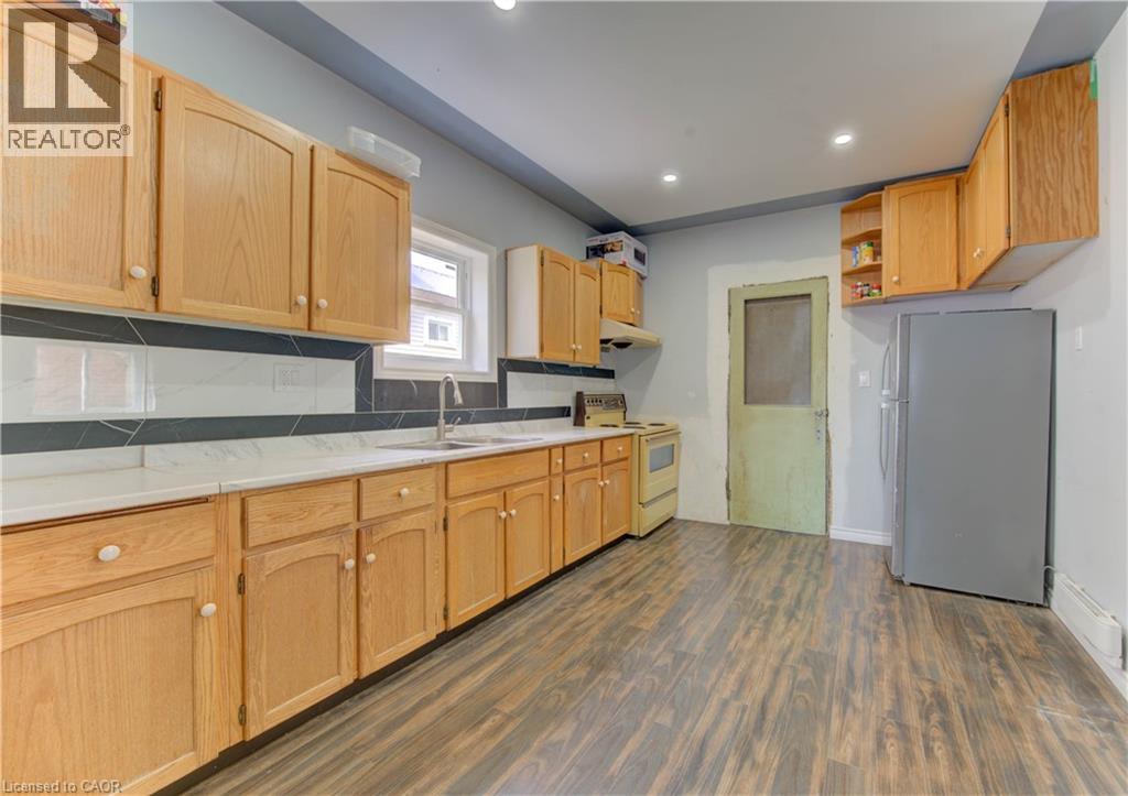 138 Courtland Avenue E, Kitchener, Ontario  N2G 2V1 - Photo 5 - 40825676