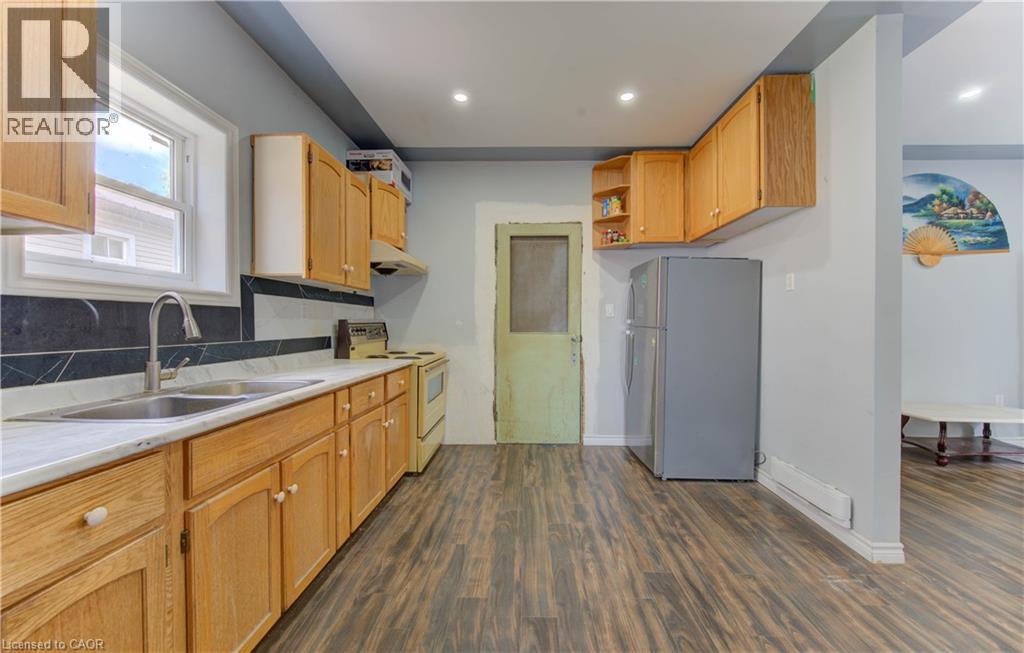 138 Courtland Avenue E, Kitchener, Ontario  N2G 2V1 - Photo 6 - 40825676