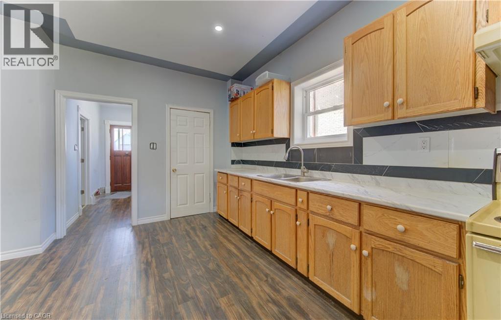 138 Courtland Avenue E, Kitchener, Ontario  N2G 2V1 - Photo 7 - 40825676