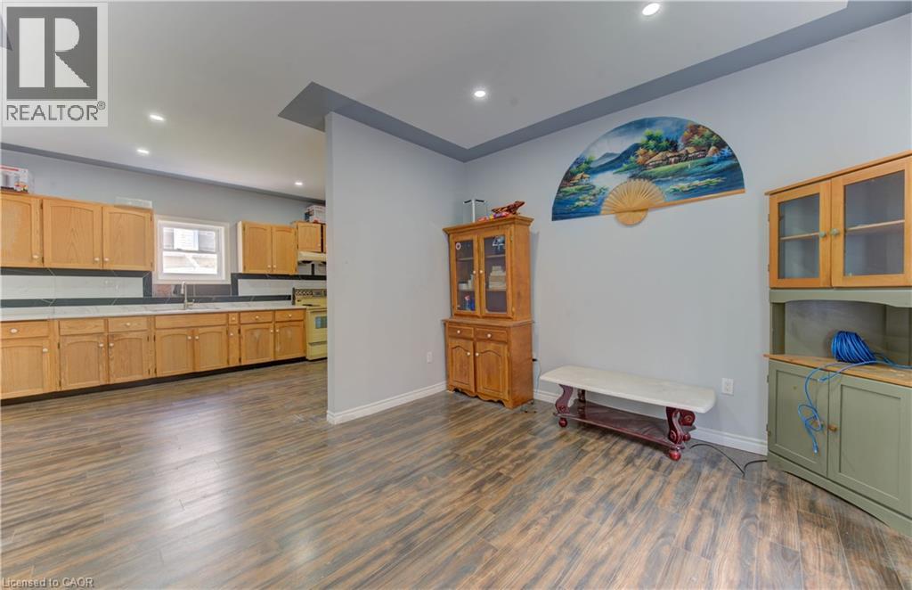 138 Courtland Avenue E, Kitchener, Ontario  N2G 2V1 - Photo 9 - 40825676