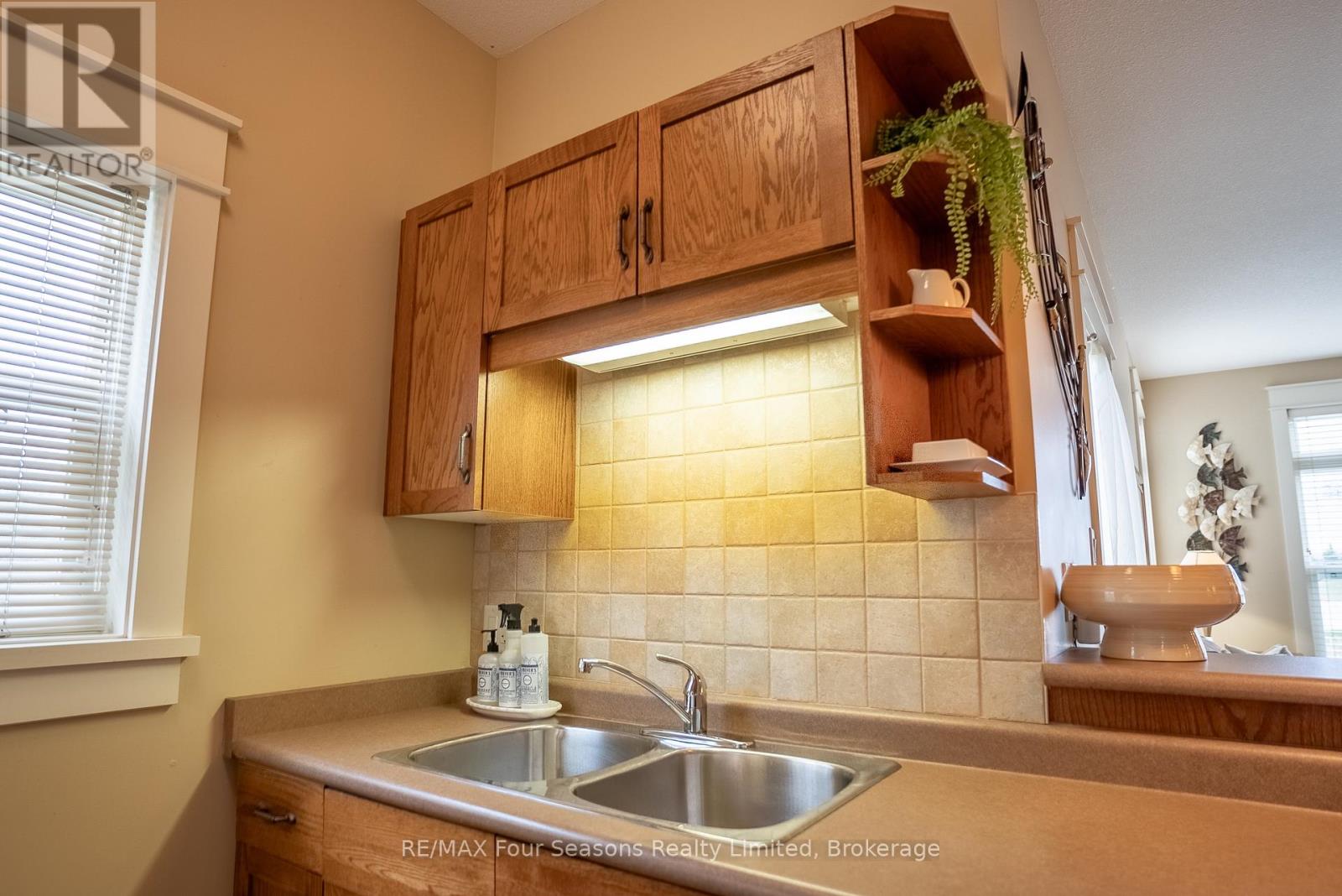 125 - 125 Fairway Court, Blue Mountains, Ontario  L9Y 0P8 - Photo 11 - X13069608