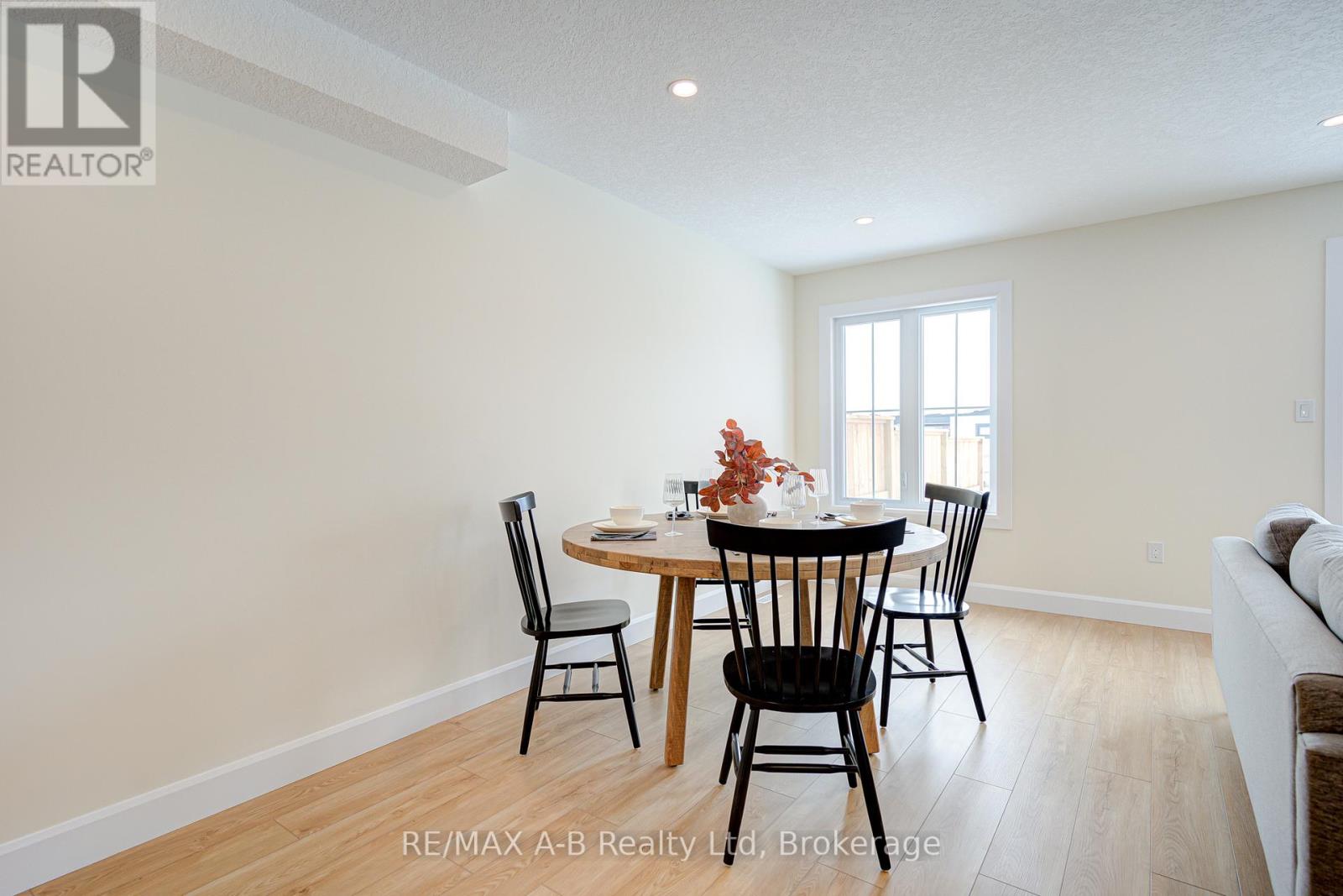 30 Linda Drive, Huron East, Ontario  N0K 1W0 - Photo 13 - X13070580