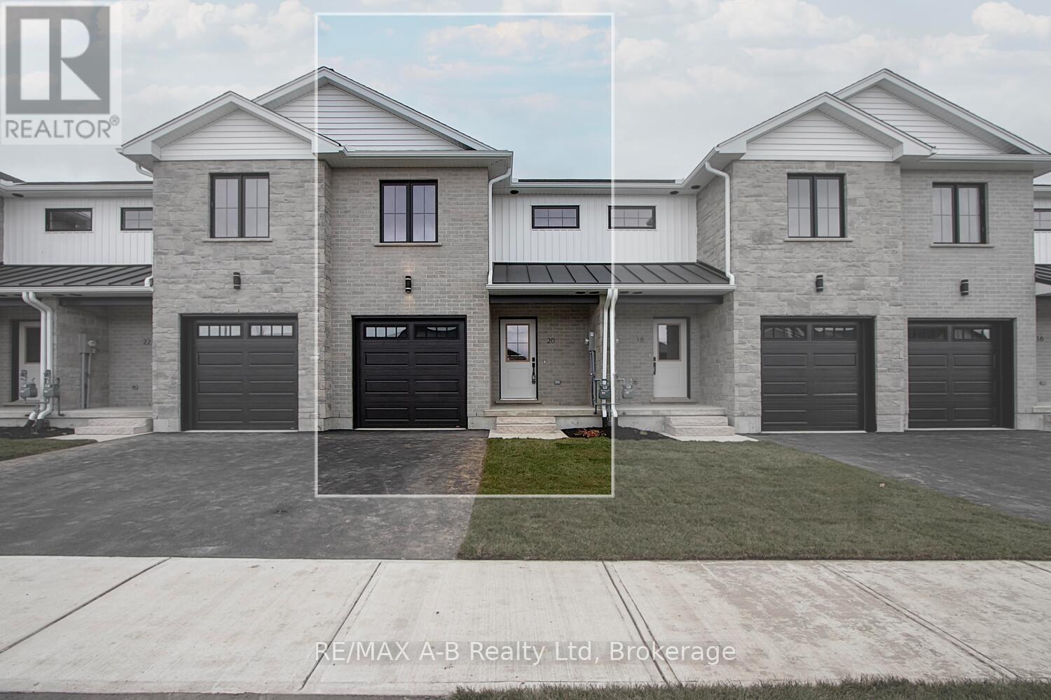 30 Linda Drive, Huron East, Ontario  N0K 1W0 - Photo 2 - X13070580