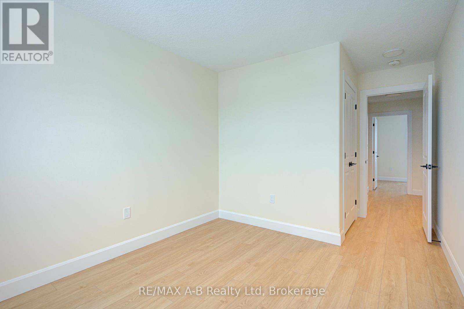 30 Linda Drive, Huron East, Ontario  N0K 1W0 - Photo 23 - X13070580