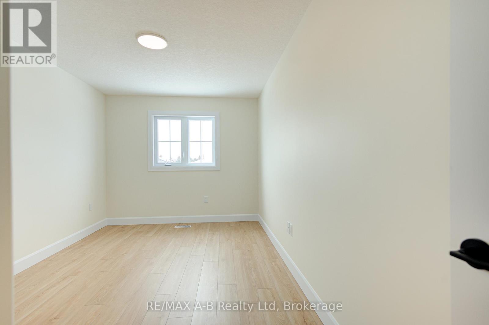 30 Linda Drive, Huron East, Ontario  N0K 1W0 - Photo 25 - X13070580