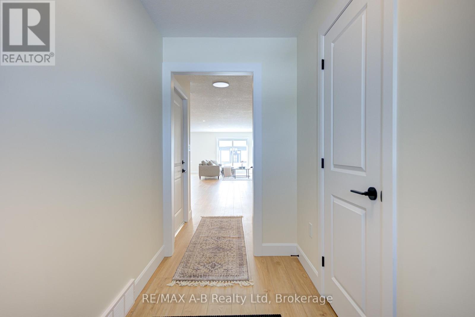 30 Linda Drive, Huron East, Ontario  N0K 1W0 - Photo 5 - X13070580