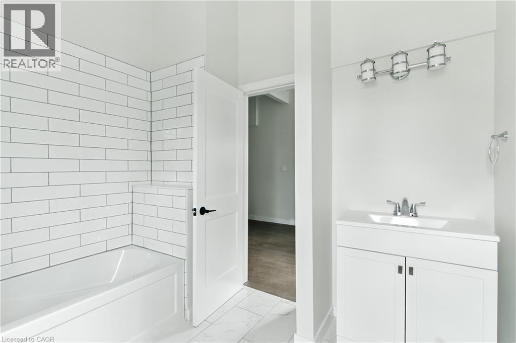 684 Beach Boulevard, Hamilton, Ontario  L8H 6Y4 - Photo 32 - 40825513