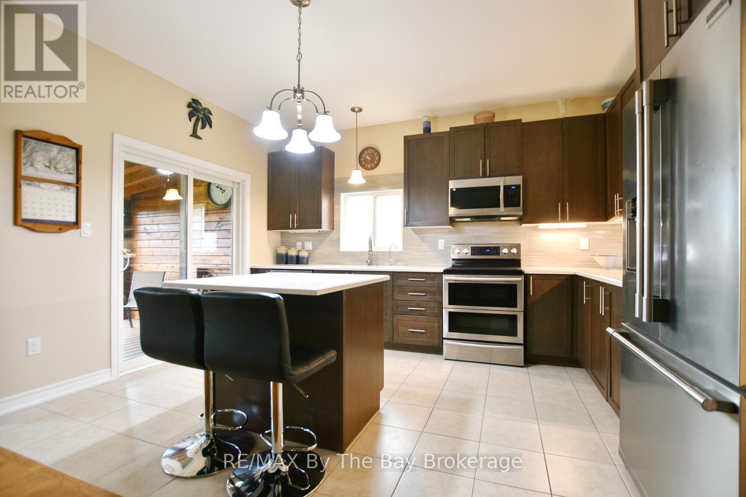 5 Falvo Street, Wasaga Beach, Ontario  L9Z 1J6 - Photo 10 - S13071020
