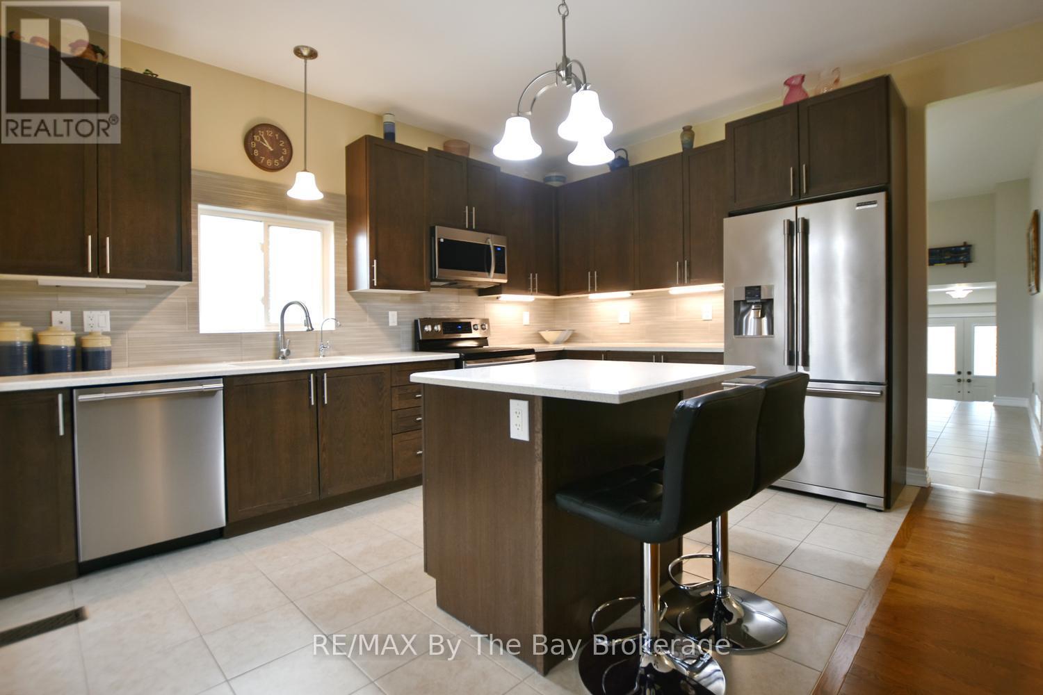 5 Falvo Street, Wasaga Beach, Ontario  L9Z 1J6 - Photo 11 - S13071020