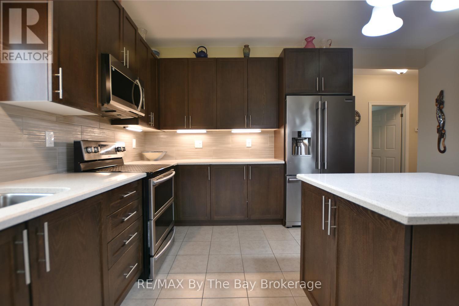 5 Falvo Street, Wasaga Beach, Ontario  L9Z 1J6 - Photo 12 - S13071020
