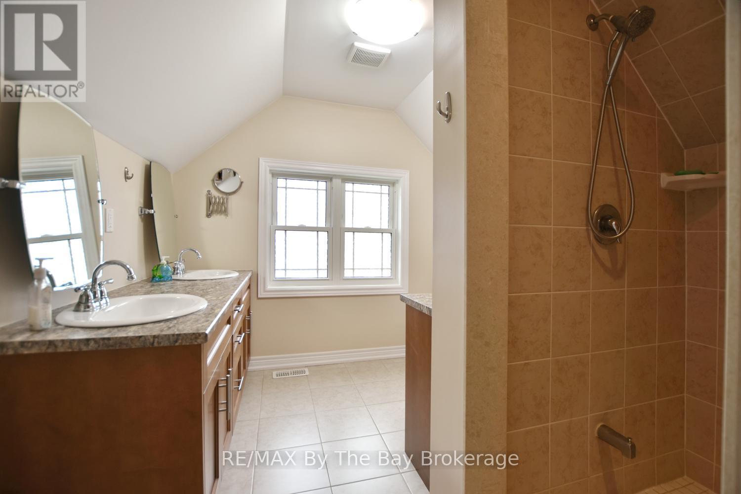 5 Falvo Street, Wasaga Beach, Ontario  L9Z 1J6 - Photo 23 - S13071020