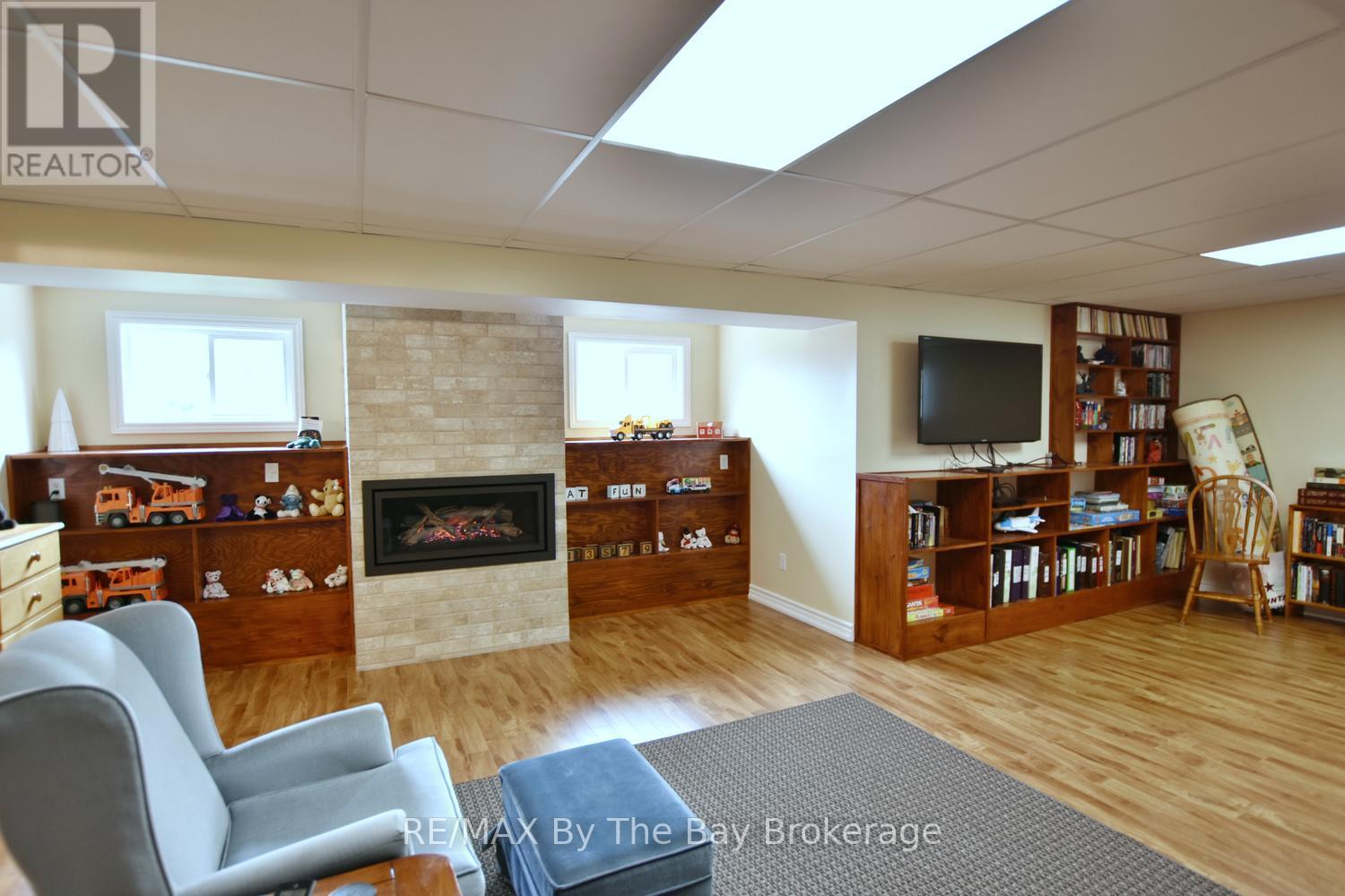 5 Falvo Street, Wasaga Beach, Ontario  L9Z 1J6 - Photo 31 - S13071020