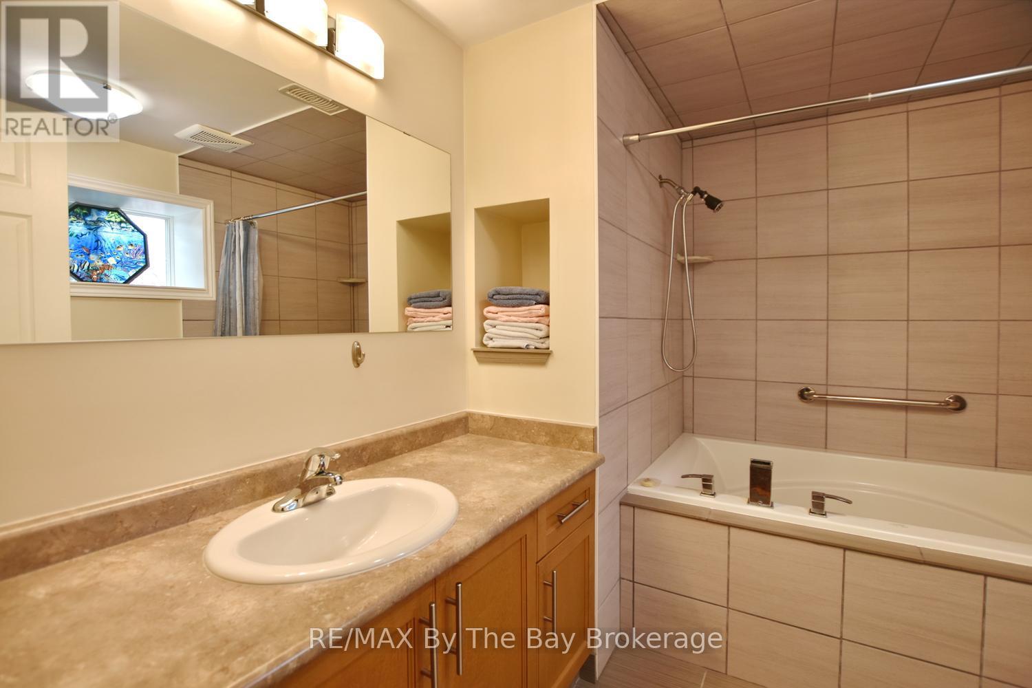 5 Falvo Street, Wasaga Beach, Ontario  L9Z 1J6 - Photo 33 - S13071020