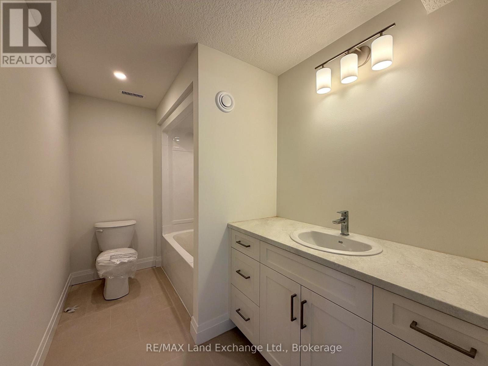 615 Hilker Street, Saugeen Shores, Ontario  N0H 2C4 - Photo 12 - X13071270