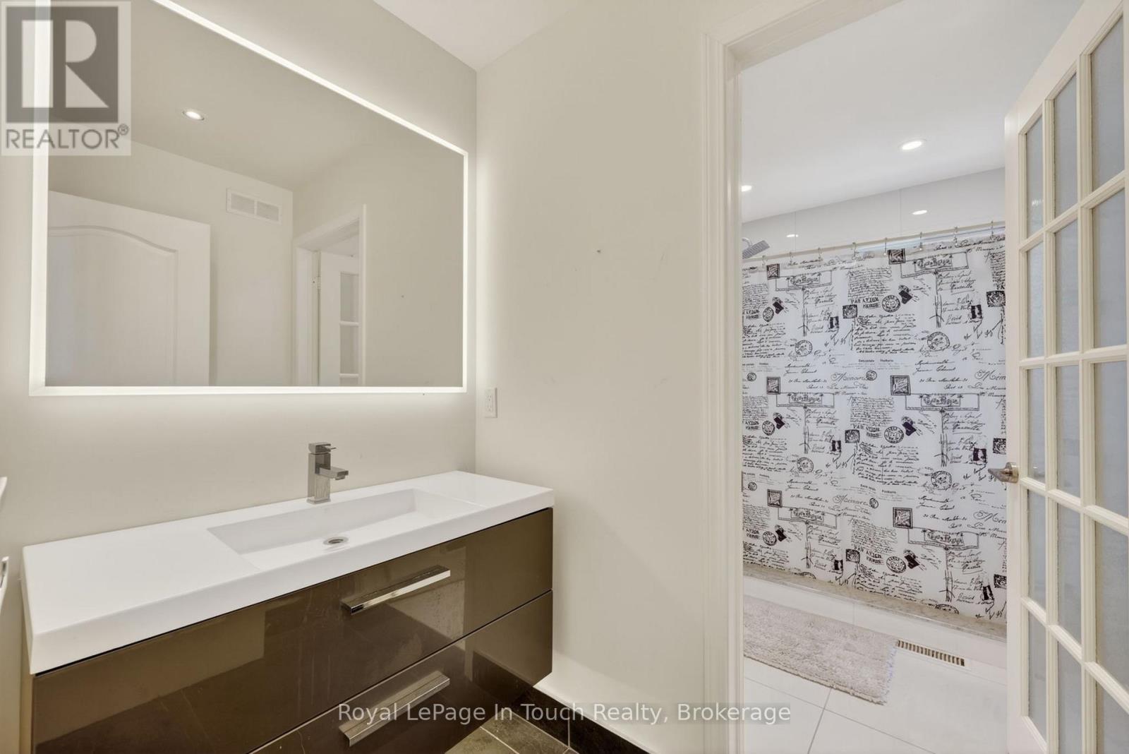 32 Tiny Beaches Road S, Tiny, Ontario  L0L 2J0 - Photo 14 - S13071314