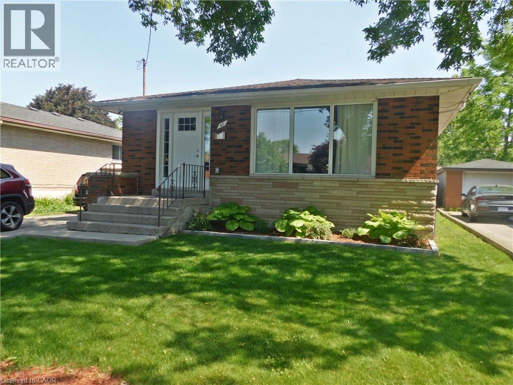 42 Atwater Crescent, Hamilton, Ontario  L9C 2E7 - Photo 2 - 40826059