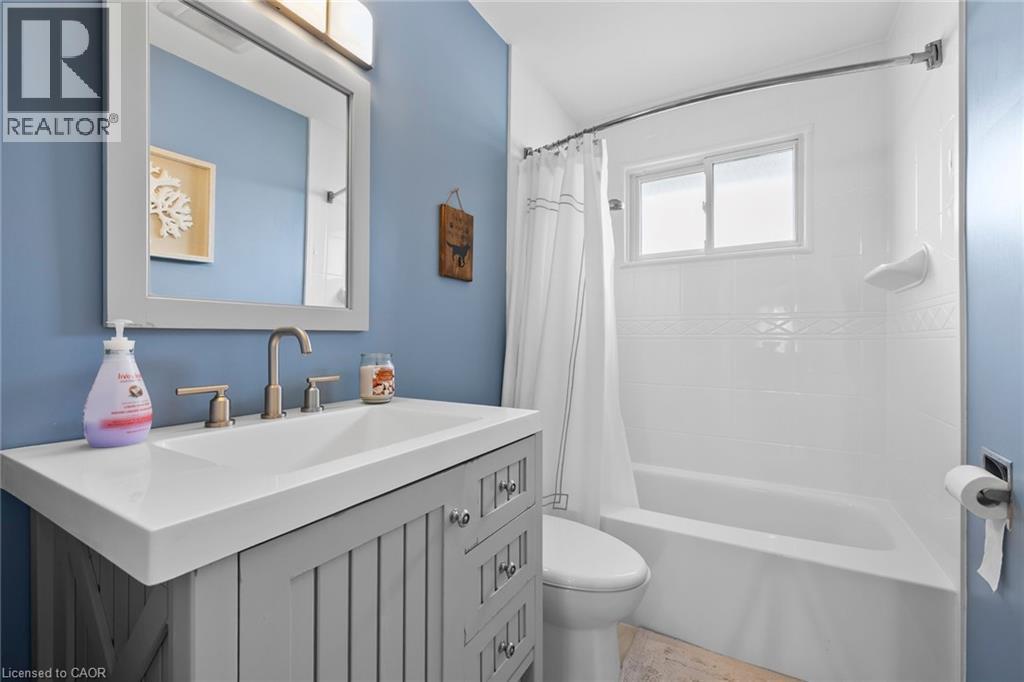 42 Atwater Crescent, Hamilton, Ontario  L9C 2E7 - Photo 6 - 40826059
