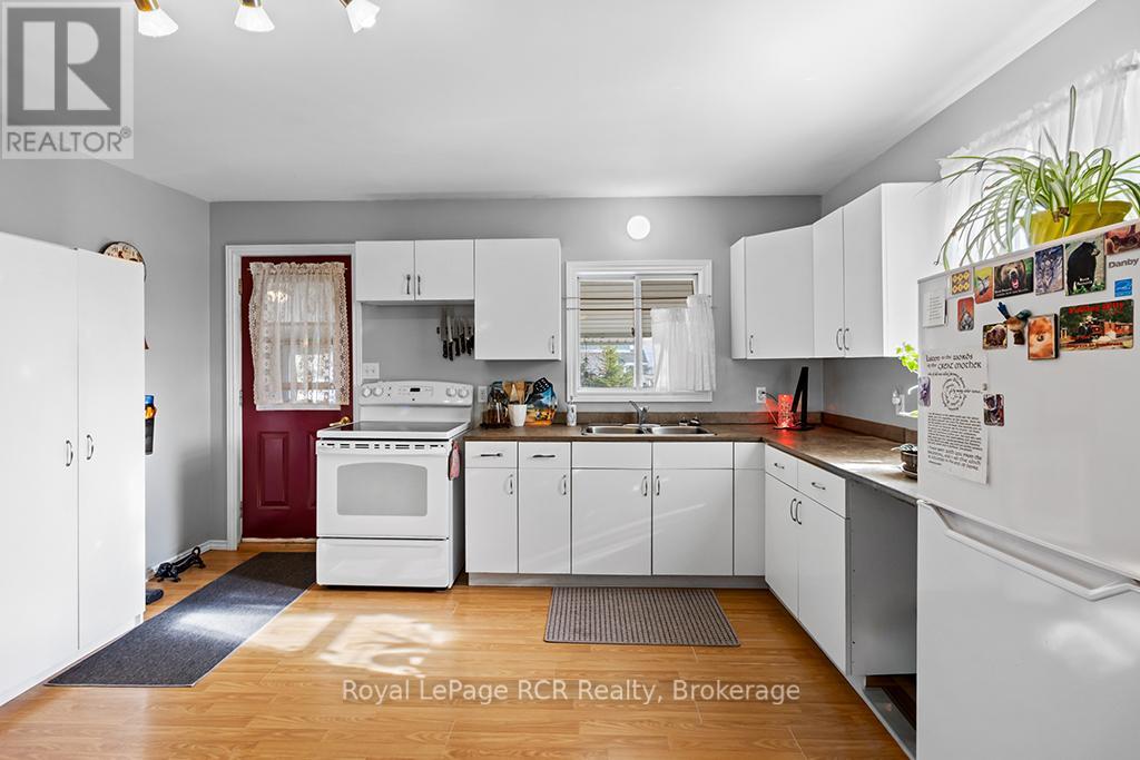 2882 6 Highway, Northern Bruce Peninsula, Ontario  N0H 1W0 - Photo 11 - X13074374