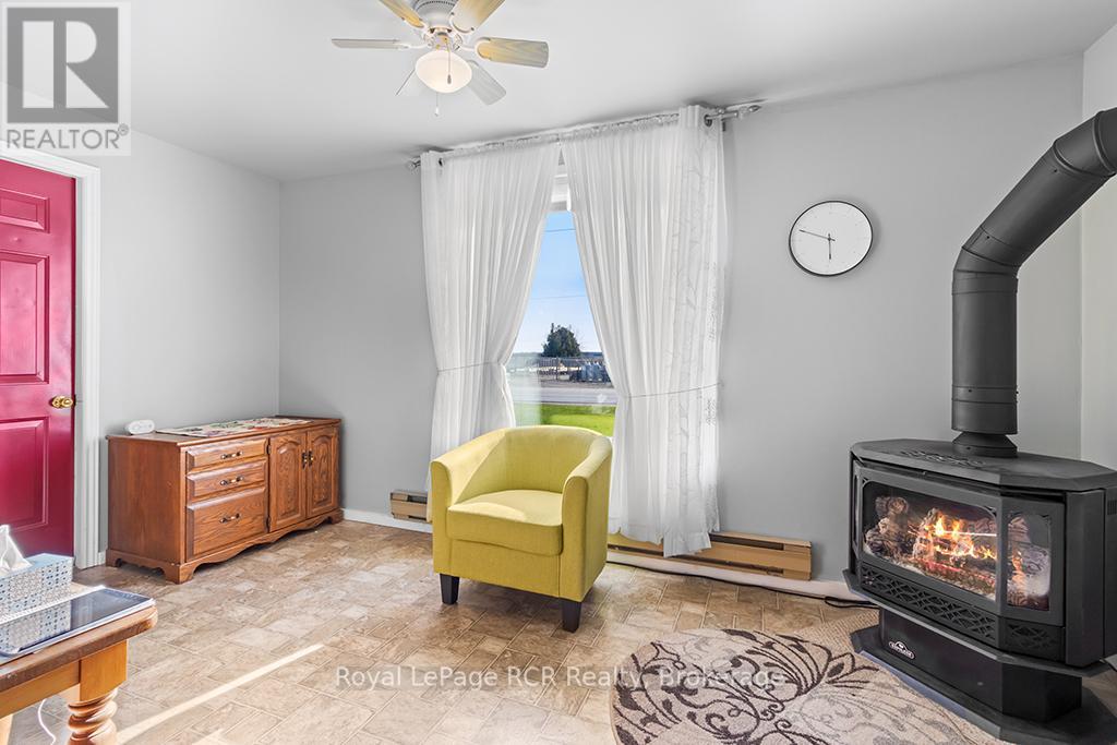 2882 6 Highway, Northern Bruce Peninsula, Ontario  N0H 1W0 - Photo 15 - X13074374