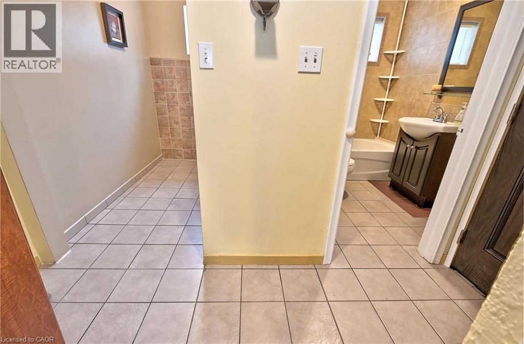 1476 Barton Street E, Hamilton, Ontario  L8H 2W9 - Photo 10 - 40826604