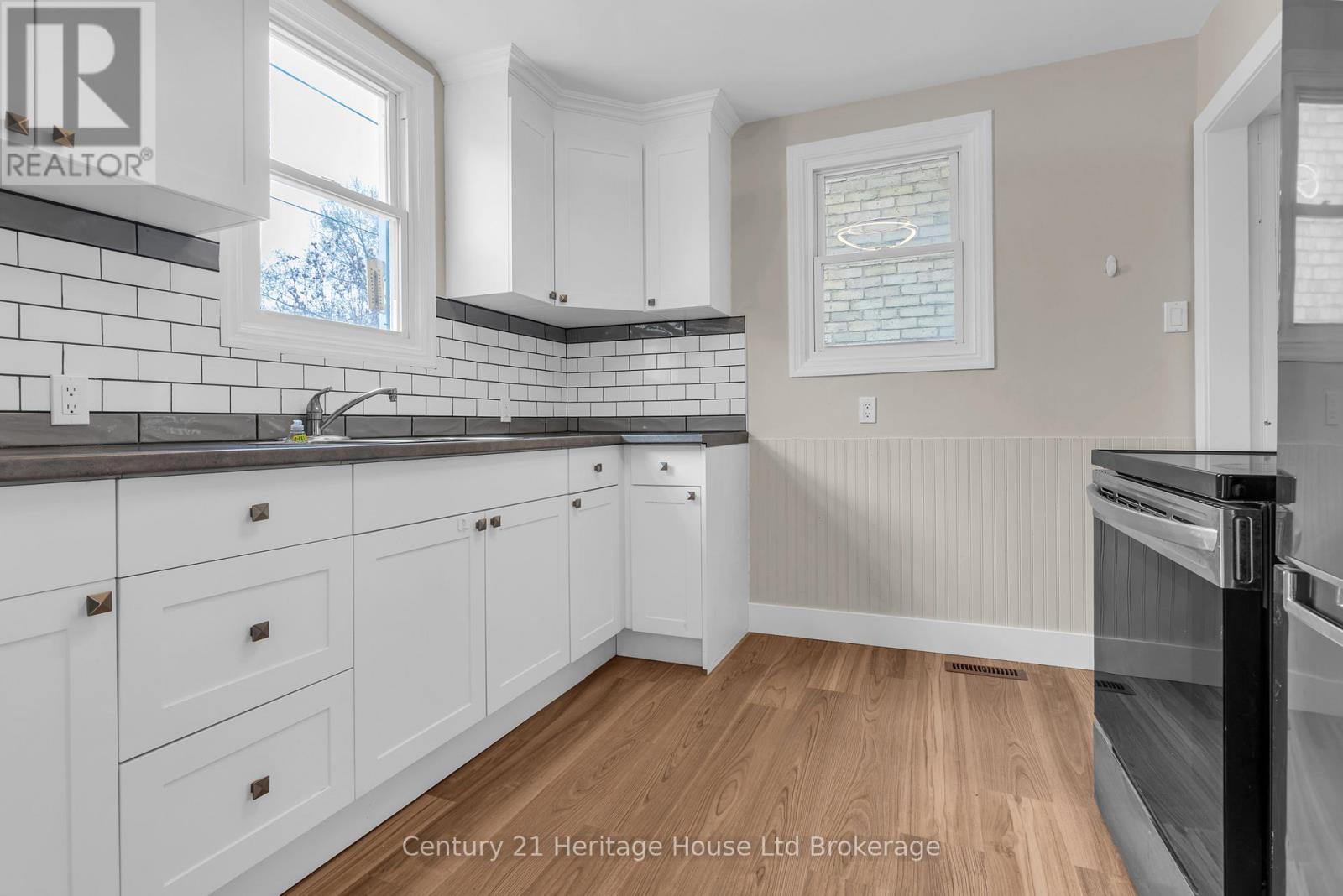 1098 Frances Street, London East, Ontario  N5W 2L7 - Photo 3 - X13076814