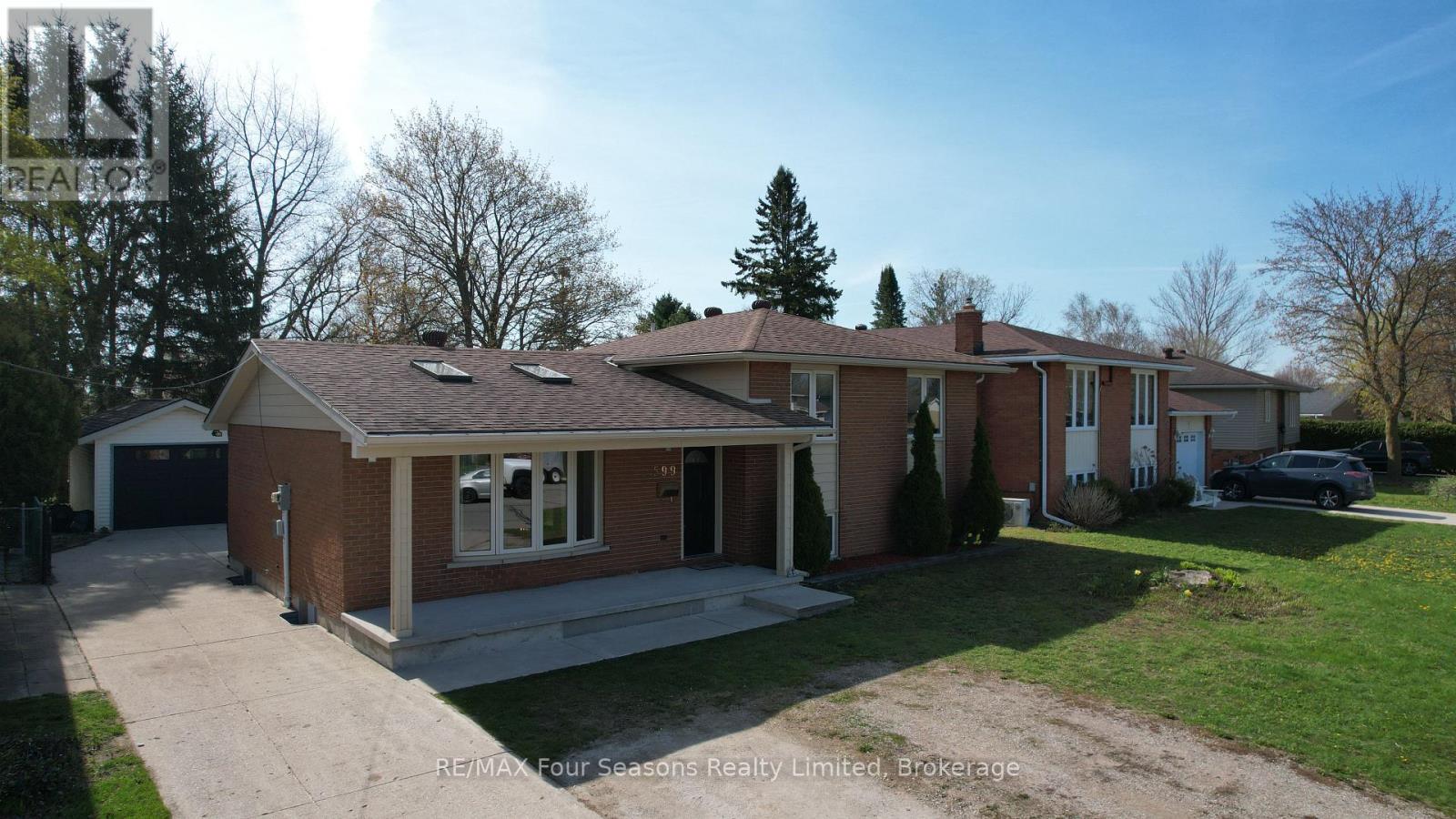 599 Thede Drive, Saugeen Shores, Ontario  N0H 2C4 - Photo 5 - X13077300