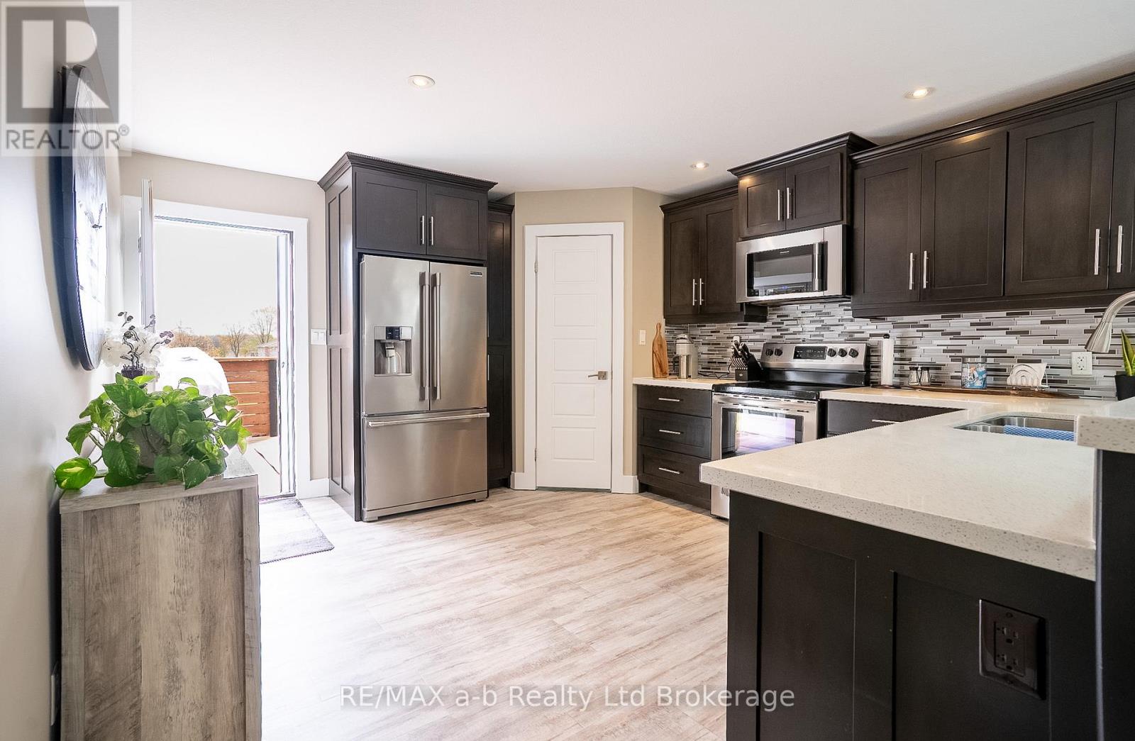 136 Maple Lane, Tillsonburg, Ontario  N4G 2Y9 - Photo 17 - X13079206
