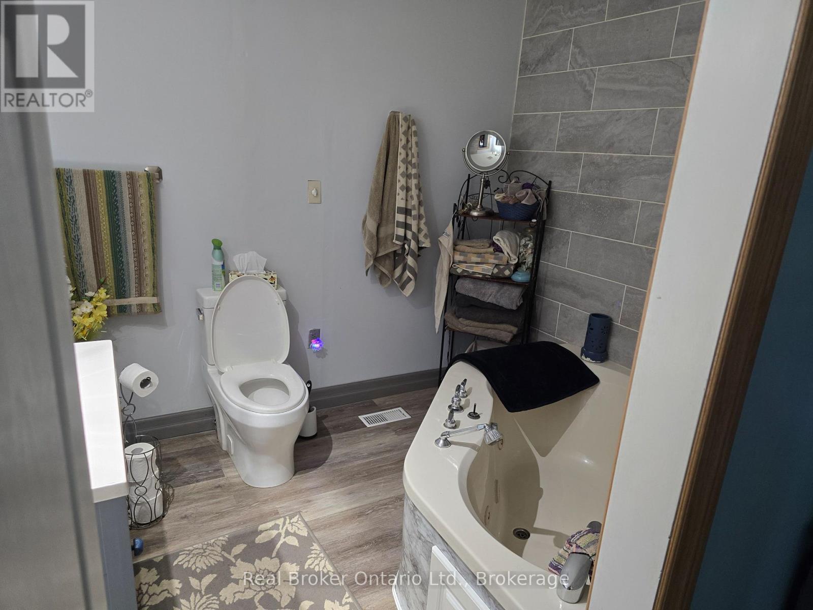 525 Main Street W, Minto, Ontario  N0G 2P0 - Photo 3 - X13079372