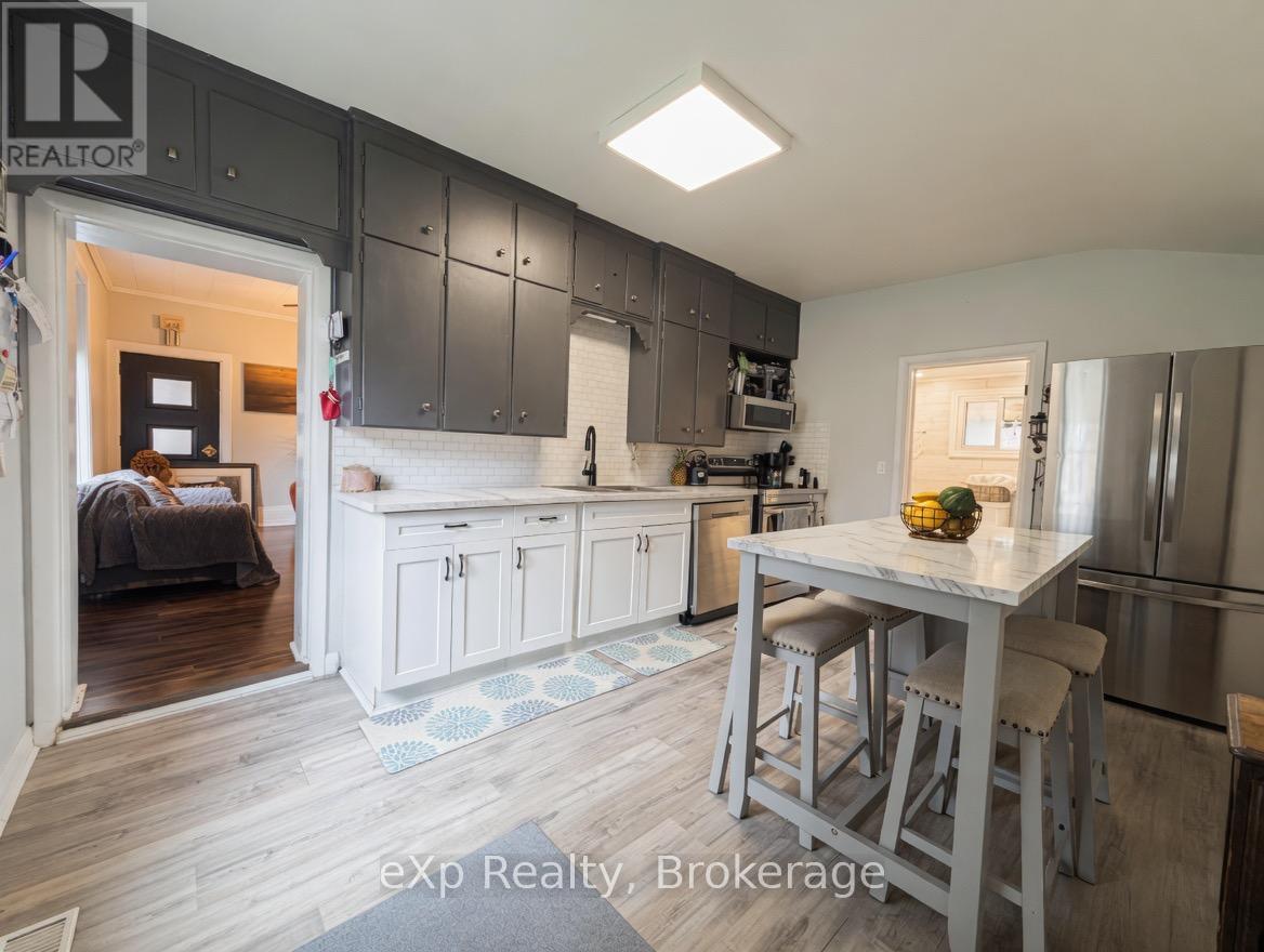 572 9th Avenue, Hanover, Ontario  N4N 2M8 - Photo 3 - X13079752