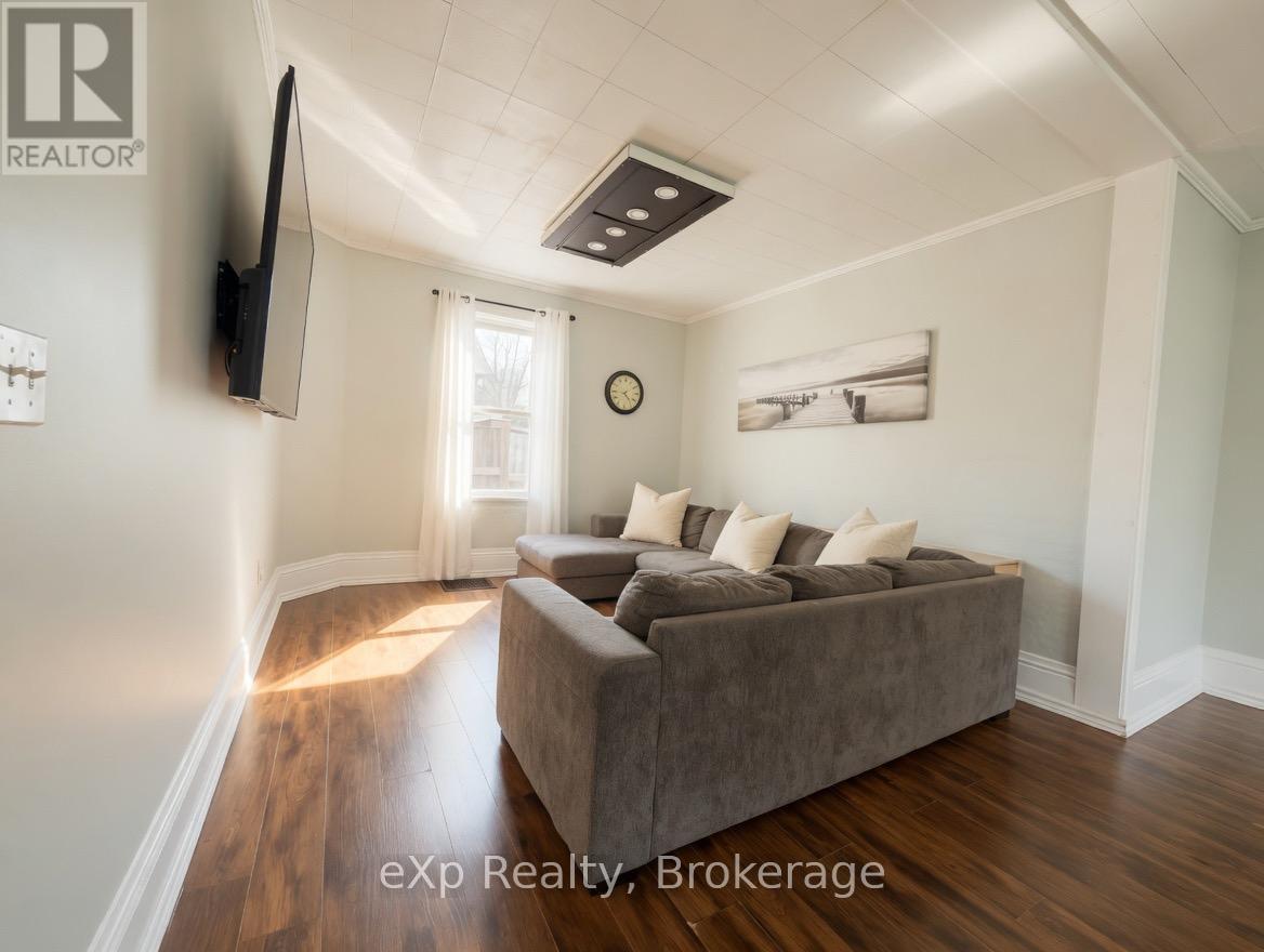 572 9th Avenue, Hanover, Ontario  N4N 2M8 - Photo 5 - X13079752