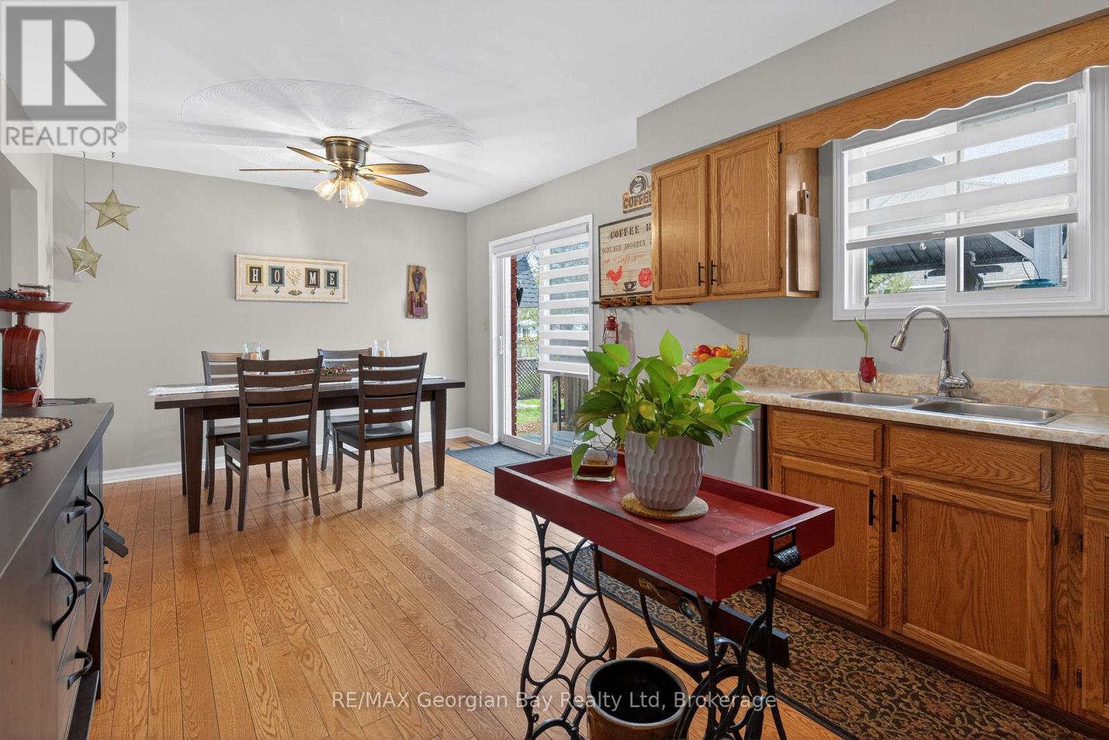 32 Bonaventure Place, Penetanguishene, Ontario  L9M 1J3 - Photo 11 - S13080208