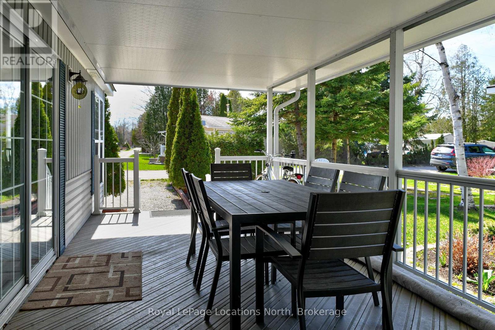 2 Wasaga Pines Lane E, Springwater, Ontario  L0L 1P0 - Photo 12 - S13080762