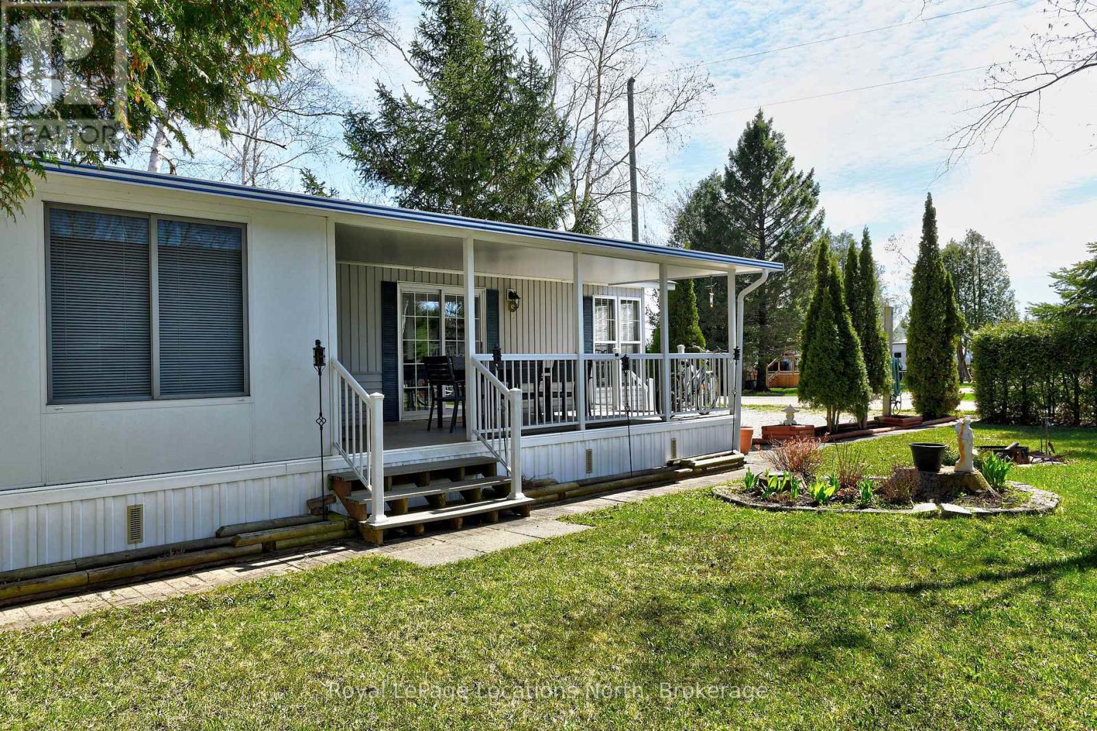 2 Wasaga Pines Lane E, Springwater, Ontario  L0L 1P0 - Photo 14 - S13080762