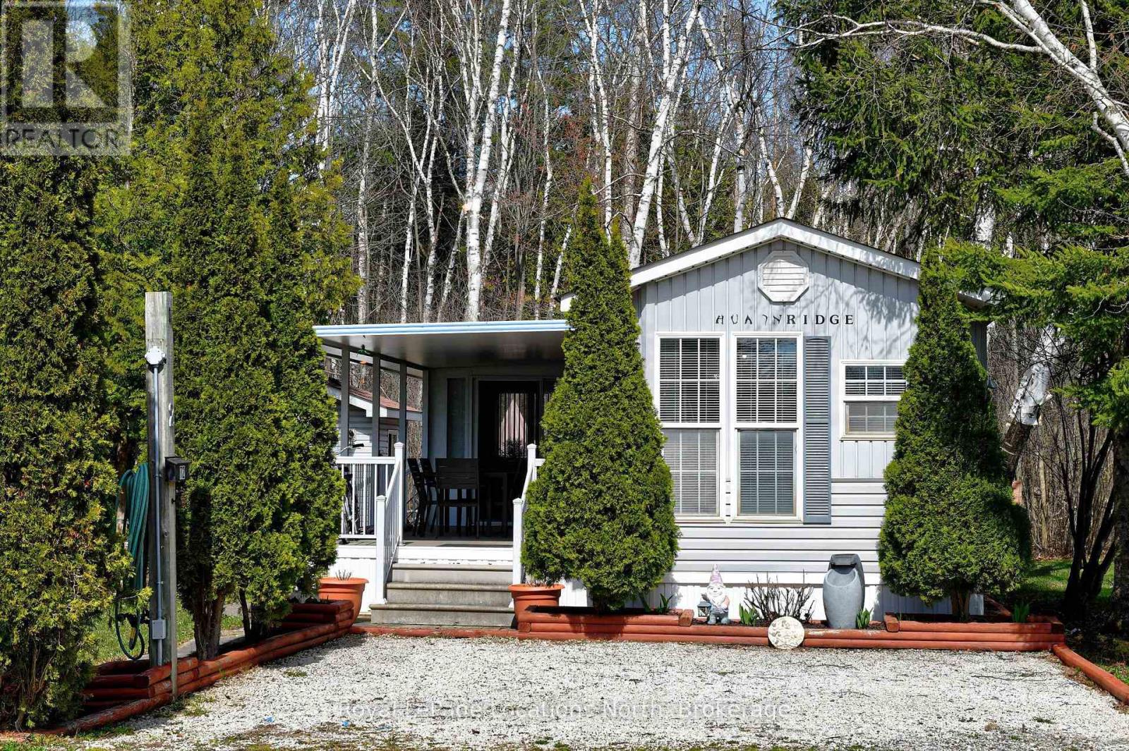 2 Wasaga Pines Lane E, Springwater, Ontario  L0L 1P0 - Photo 20 - S13080762