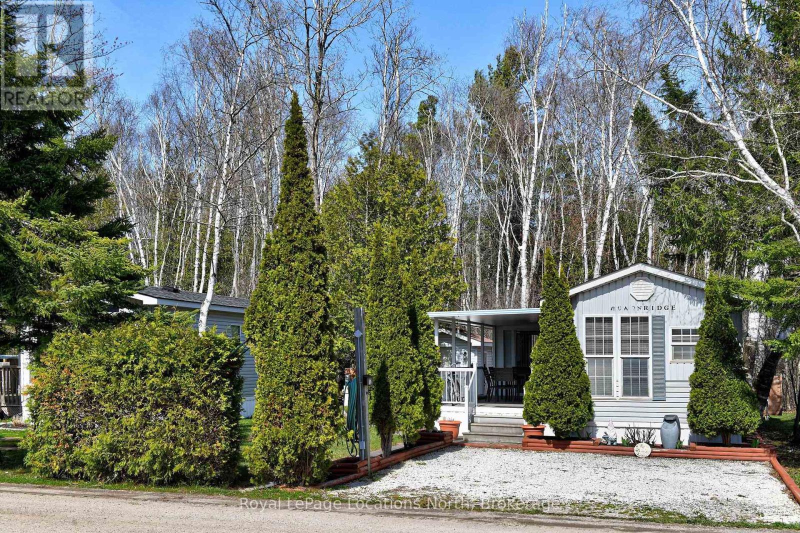 2 Wasaga Pines Lane E, Springwater, Ontario  L0L 1P0 - Photo 21 - S13080762