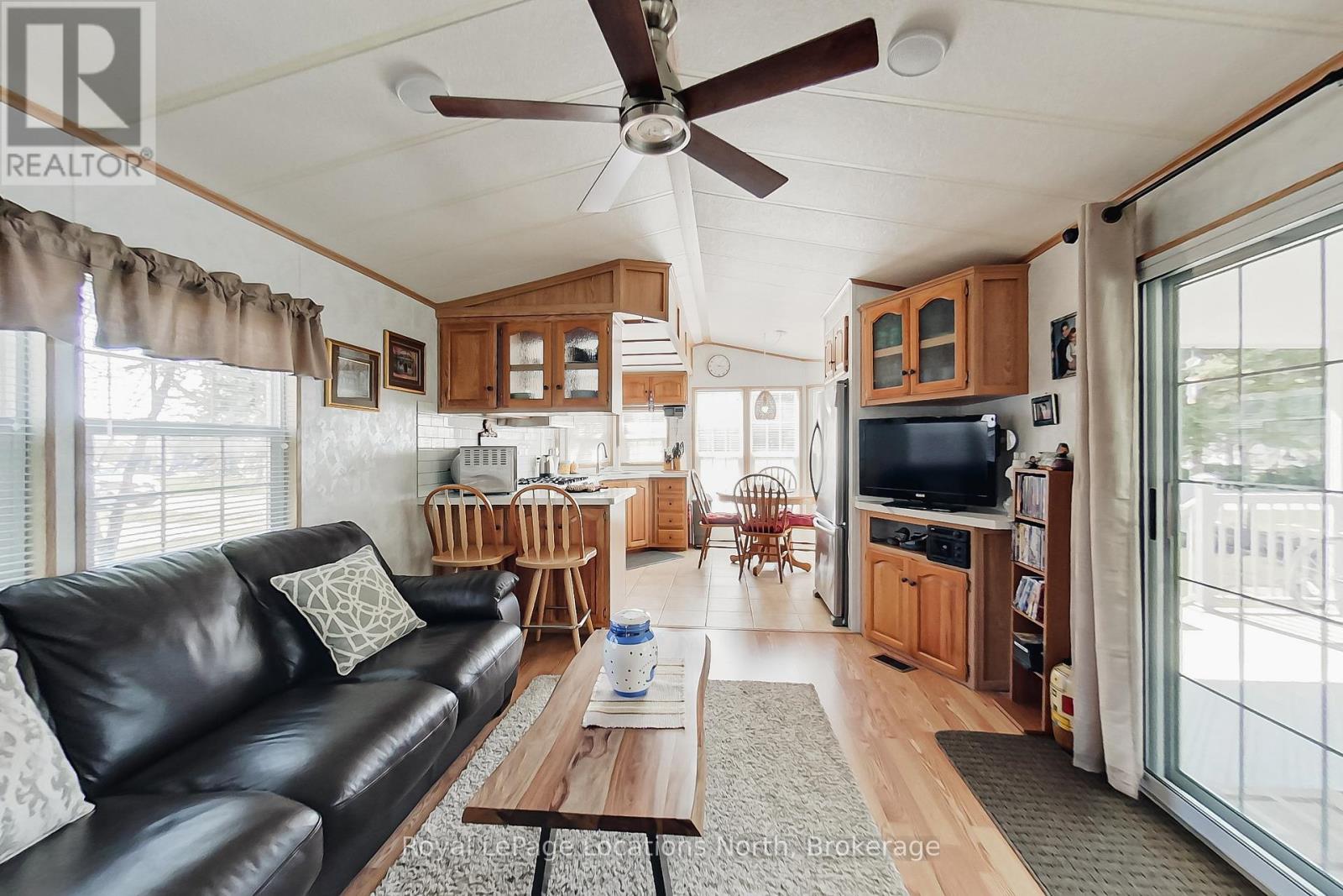 2 Wasaga Pines Lane E, Springwater, Ontario  L0L 1P0 - Photo 23 - S13080762