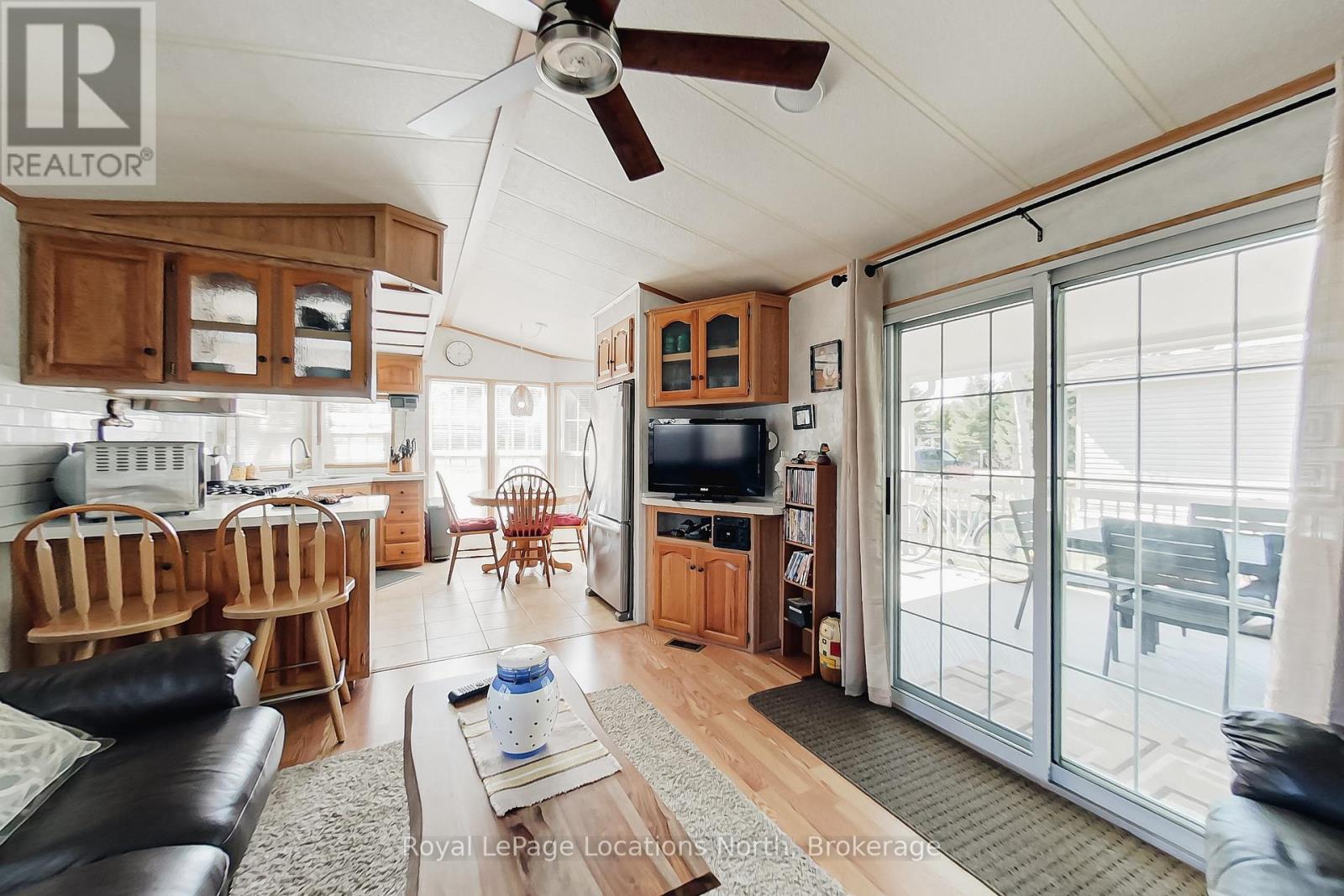 2 Wasaga Pines Lane E, Springwater, Ontario  L0L 1P0 - Photo 24 - S13080762