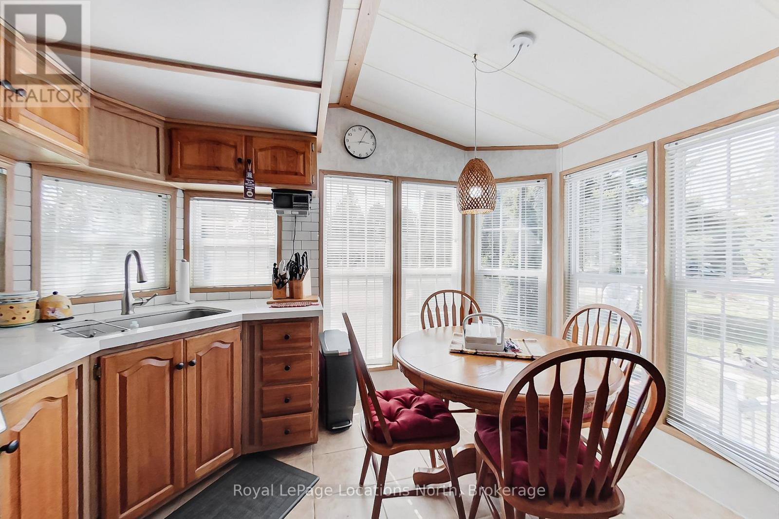 2 Wasaga Pines Lane E, Springwater, Ontario  L0L 1P0 - Photo 26 - S13080762