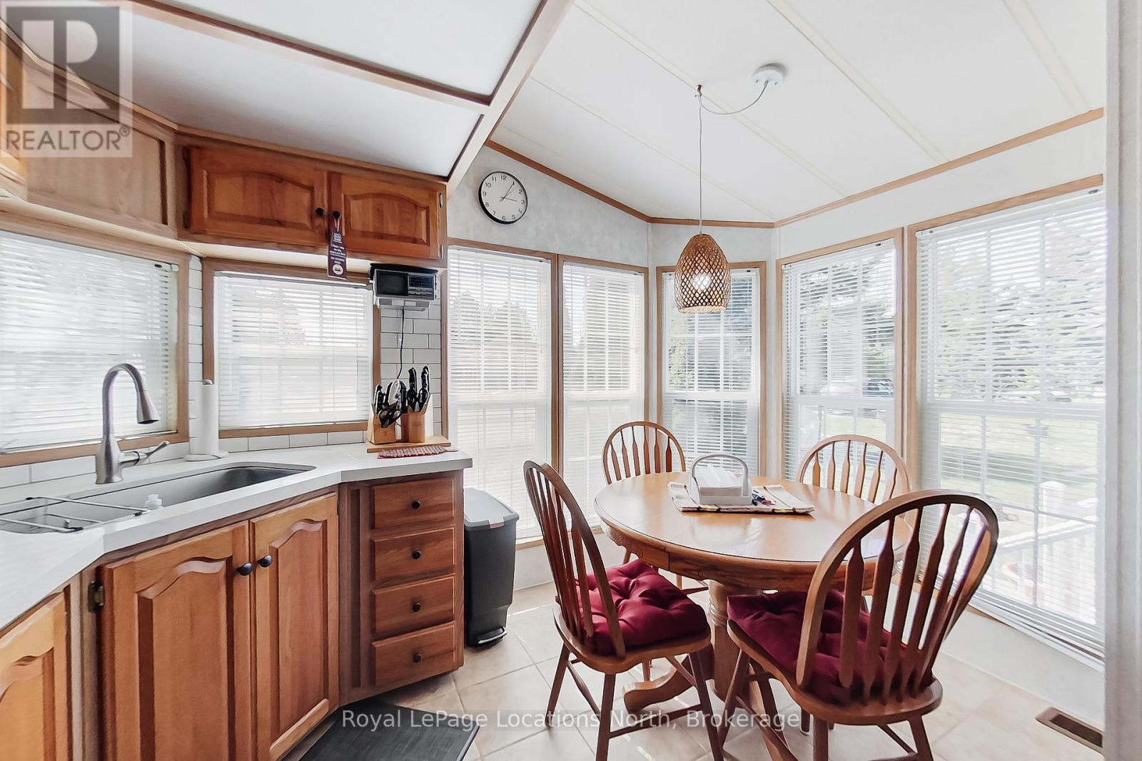 2 Wasaga Pines Lane E, Springwater, Ontario  L0L 1P0 - Photo 27 - S13080762