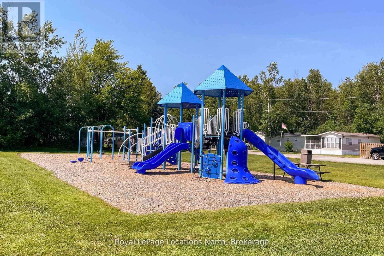 2 Wasaga Pines Lane E, Springwater, Ontario  L0L 1P0 - Photo 29 - S13080762
