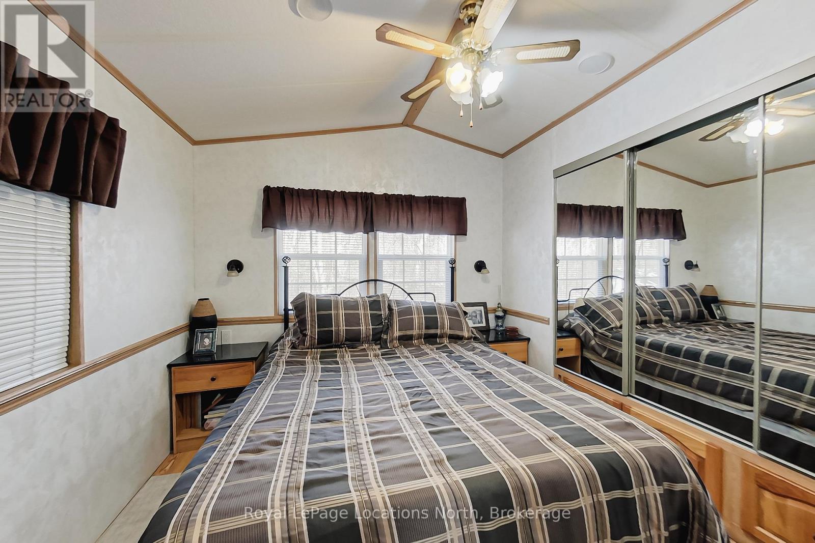 2 Wasaga Pines Lane E, Springwater, Ontario  L0L 1P0 - Photo 7 - S13080762