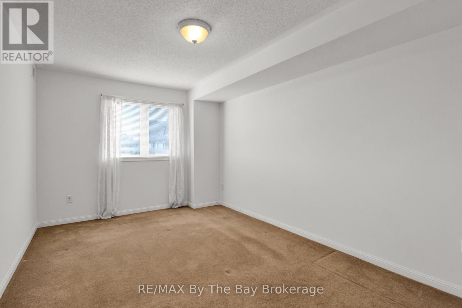 311 - 16 Westbury Road, Wasaga Beach, Ontario  L9Z 0B8 - Photo 16 - S13081560