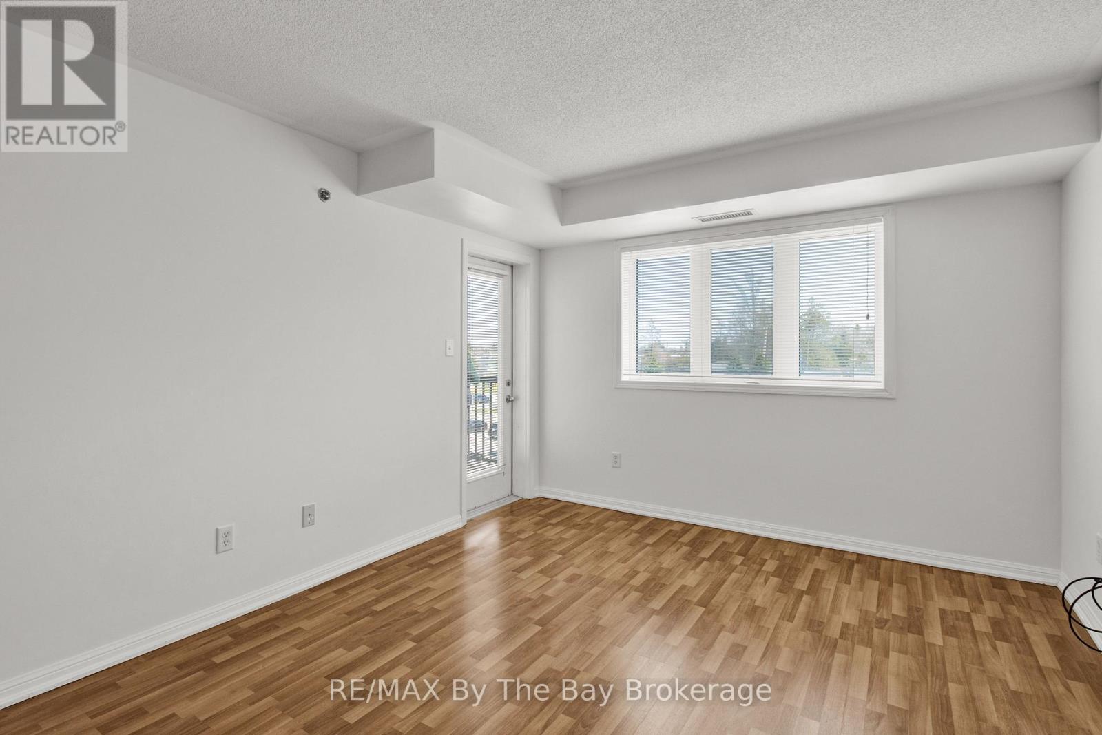 311 - 16 Westbury Road, Wasaga Beach, Ontario  L9Z 0B8 - Photo 6 - S13081560