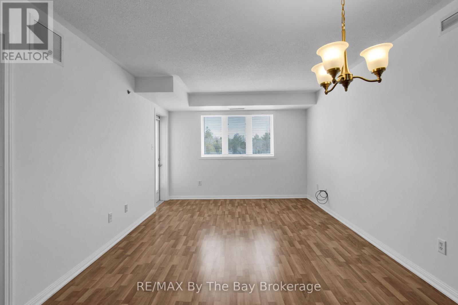 311 - 16 Westbury Road, Wasaga Beach, Ontario  L9Z 0B8 - Photo 7 - S13081560