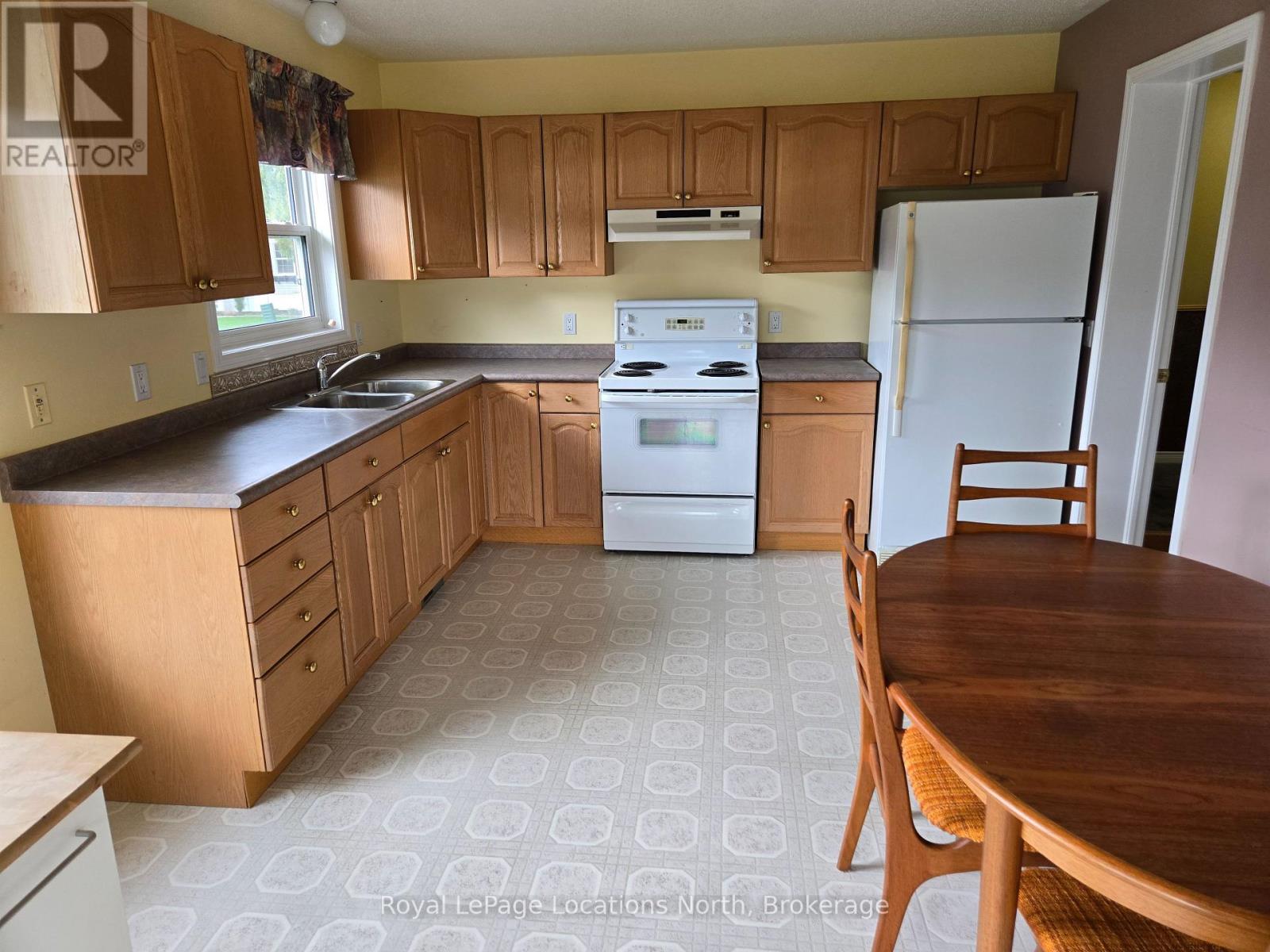4 St James Place, Wasaga Beach, Ontario  L9Z 3A8 - Photo 6 - S13081644