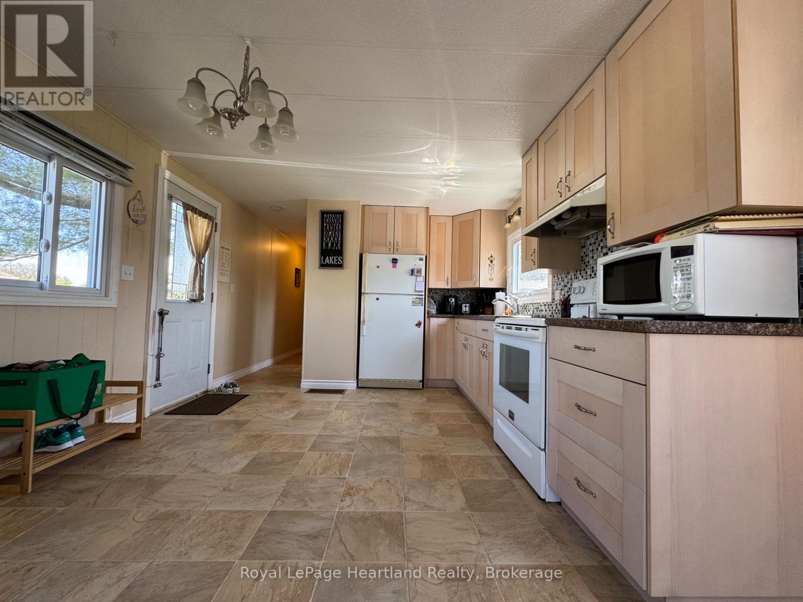 36 - 39724 Amberley Road, Morris Turnberry, Ontario  N0G 2W0 - Photo 2 - X13082322