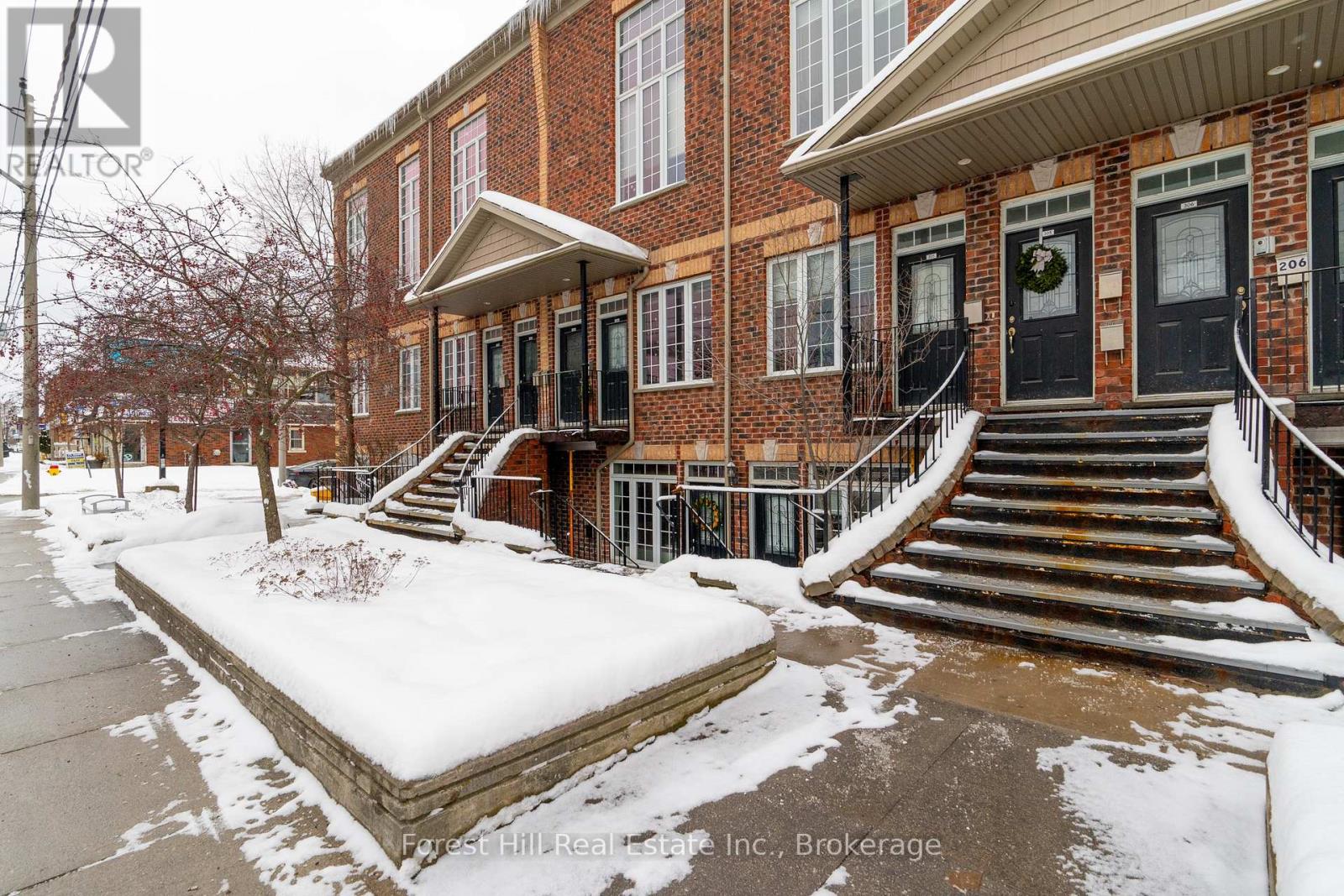 104 - 555 King Street E, Kitchener, Ontario  N2G 2L9 - Photo 2 - X13082334